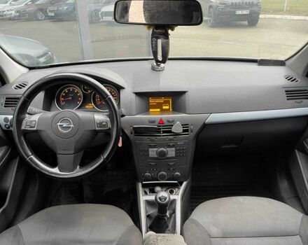 Серый Опель Астра, объемом двигателя 1.6 л и пробегом 299 тыс. км за 4790 $, фото 12 на Automoto.ua