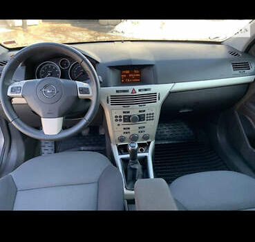 Серый Опель Астра, объемом двигателя 1.6 л и пробегом 209 тыс. км за 4800 $, фото 11 на Automoto.ua
