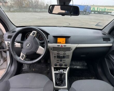 Серый Опель Астра, объемом двигателя 1.9 л и пробегом 300 тыс. км за 2500 $, фото 3 на Automoto.ua