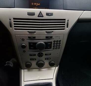 Сірий Опель Астра, об'ємом двигуна 1.7 л та пробігом 277 тис. км за 5500 $, фото 15 на Automoto.ua