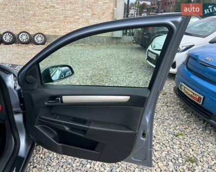 Серый Опель Астра, объемом двигателя 1.69 л и пробегом 238 тыс. км за 4799 $, фото 17 на Automoto.ua