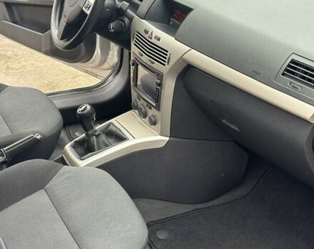 Серый Опель Астра, объемом двигателя 1.6 л и пробегом 160 тыс. км за 4999 $, фото 27 на Automoto.ua