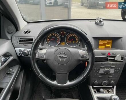 Серый Опель Астра, объемом двигателя 1.6 л и пробегом 298 тыс. км за 4790 $, фото 13 на Automoto.ua