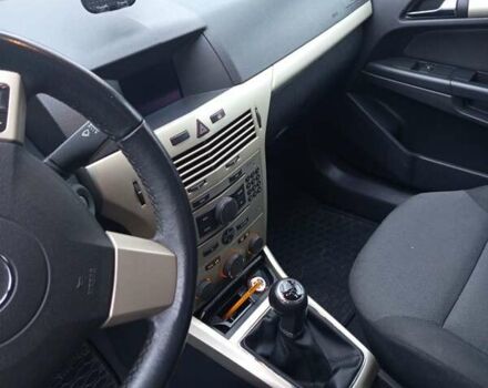 Серый Опель Астра, объемом двигателя 1.6 л и пробегом 306 тыс. км за 5500 $, фото 4 на Automoto.ua