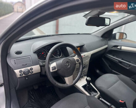 Серый Опель Астра, объемом двигателя 1.36 л и пробегом 270 тыс. км за 3900 $, фото 46 на Automoto.ua