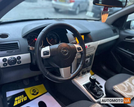 Серый Опель Астра, объемом двигателя 1.7 л и пробегом 321 тыс. км за 6000 $, фото 9 на Automoto.ua