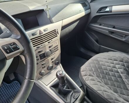 Опель Астра 2007 в Ивано-Франковске на Automoto.ua Серый Опель Астра, объемом двигателя 0 л и пробегом 197 тыс. км за 5400 $, фото 4 на Automoto.ua