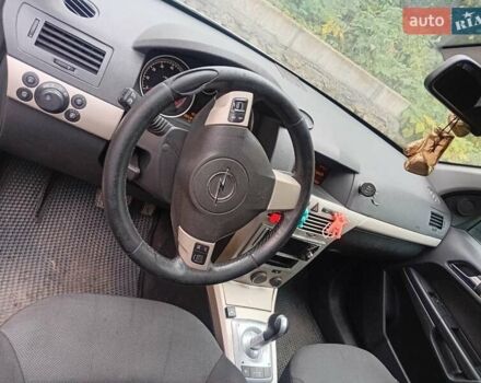 Серый Опель Астра, объемом двигателя 1.6 л и пробегом 385 тыс. км за 4300 $, фото 5 на Automoto.ua