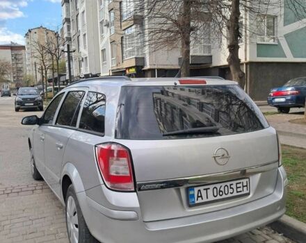 Серый Опель Астра, объемом двигателя 1.4 л и пробегом 260 тыс. км за 3900 $, фото 4 на Automoto.ua