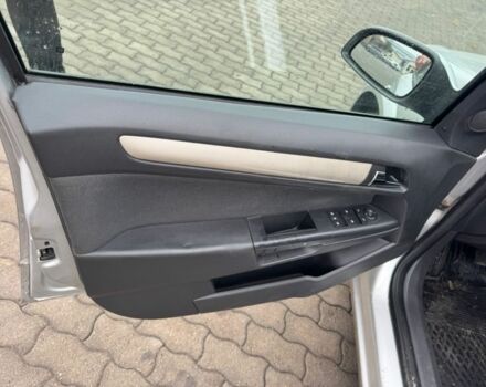 Серый Опель Астра, объемом двигателя 1.9 л и пробегом 300 тыс. км за 2500 $, фото 9 на Automoto.ua