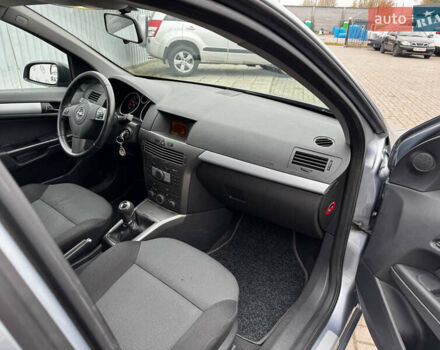 Серый Опель Астра, объемом двигателя 1.6 л и пробегом 190 тыс. км за 5900 $, фото 12 на Automoto.ua