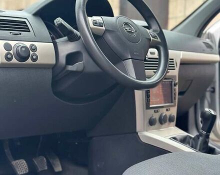 Серый Опель Астра, объемом двигателя 1.6 л и пробегом 160 тыс. км за 5400 $, фото 58 на Automoto.ua