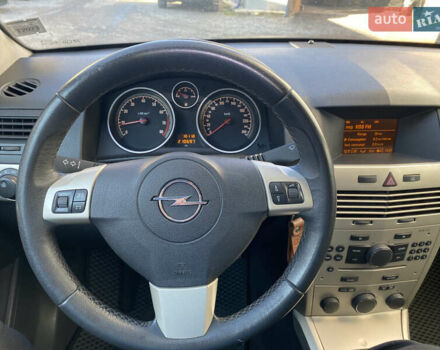 Серый Опель Астра, объемом двигателя 1.6 л и пробегом 210 тыс. км за 4699 $, фото 12 на Automoto.ua