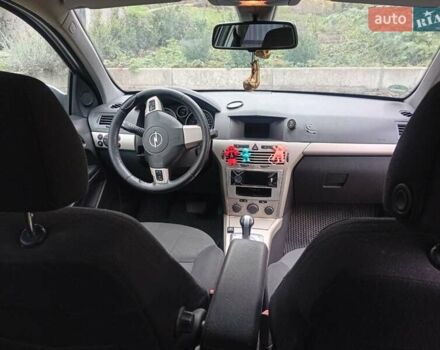 Серый Опель Астра, объемом двигателя 1.6 л и пробегом 385 тыс. км за 4300 $, фото 9 на Automoto.ua
