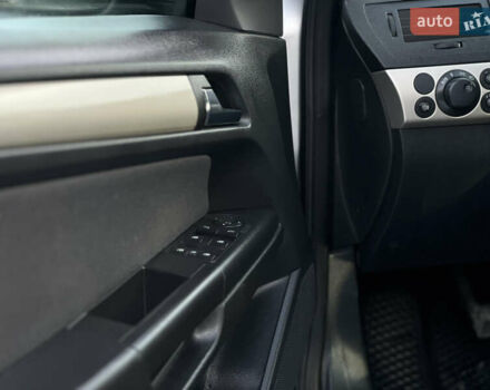 Серый Опель Астра, объемом двигателя 1.9 л и пробегом 263 тыс. км за 4250 $, фото 9 на Automoto.ua