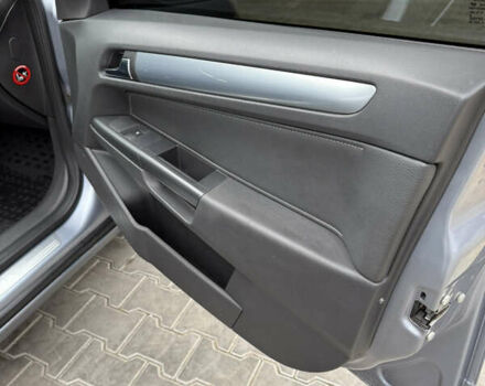 Серый Опель Астра, объемом двигателя 1.6 л и пробегом 289 тыс. км за 4200 $, фото 32 на Automoto.ua