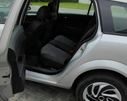 Серый Опель Астра, объемом двигателя 1.7 л и пробегом 275 тыс. км за 1900 $, фото 4 на Automoto.ua