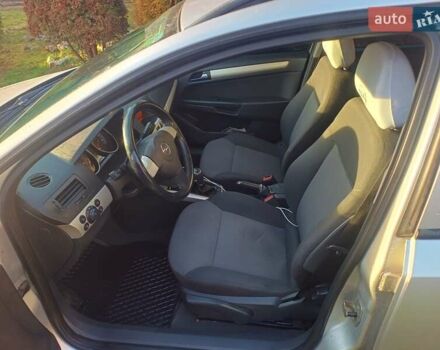 Серый Опель Астра, объемом двигателя 1.7 л и пробегом 273 тыс. км за 4700 $, фото 4 на Automoto.ua