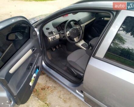 Серый Опель Астра, объемом двигателя 1.7 л и пробегом 290 тыс. км за 6000 $, фото 7 на Automoto.ua