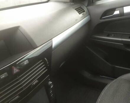 Серый Опель Астра, объемом двигателя 1.7 л и пробегом 285 тыс. км за 5500 $, фото 13 на Automoto.ua