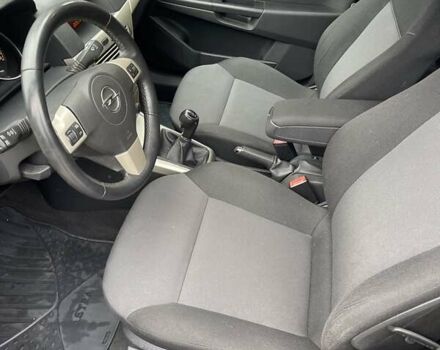 Серый Опель Астра, объемом двигателя 1.4 л и пробегом 193 тыс. км за 4900 $, фото 17 на Automoto.ua