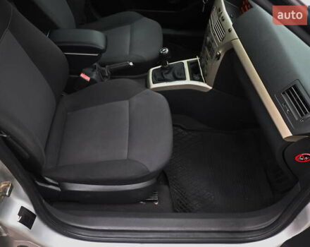 Серый Опель Астра, объемом двигателя 1.69 л и пробегом 239 тыс. км за 4999 $, фото 7 на Automoto.ua