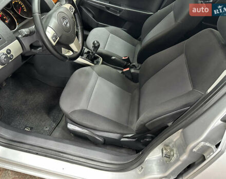 Серый Опель Астра, объемом двигателя 1.6 л и пробегом 195 тыс. км за 5700 $, фото 21 на Automoto.ua