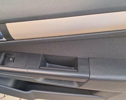 Серый Опель Астра, объемом двигателя 1.7 л и пробегом 253 тыс. км за 4600 $, фото 7 на Automoto.ua