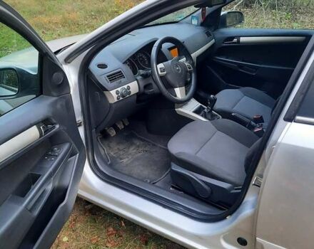 Опель Астра 2008 в Кременце на Automoto.ua Серый Опель Астра, объемом двигателя 1.6 л и пробегом 202 тыс. км за 5100 $, фото 2 на Automoto.ua