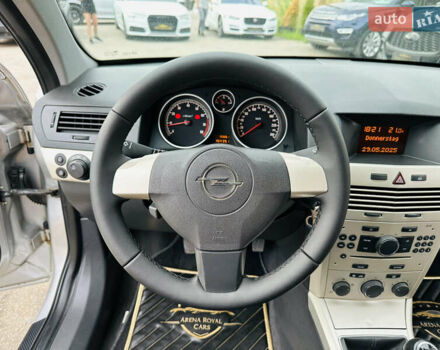 Серый Опель Астра, объемом двигателя 1.6 л и пробегом 154 тыс. км за 7200 $, фото 27 на Automoto.ua