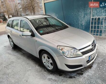 Серый Опель Астра, объемом двигателя 1.7 л и пробегом 280 тыс. км за 4999 $, фото 5 на Automoto.ua