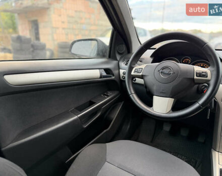 Опель Астра 2008 в Ровно на Automoto.ua Серый Опель Астра, объемом двигателя 1.91 л и пробегом 255 тыс. км за 4300 $, фото 33 на Automoto.ua