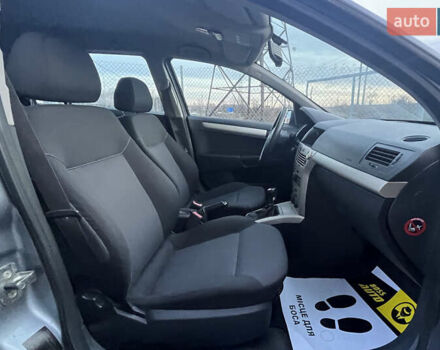 Серый Опель Астра, объемом двигателя 1.36 л и пробегом 220 тыс. км за 5500 $, фото 15 на Automoto.ua