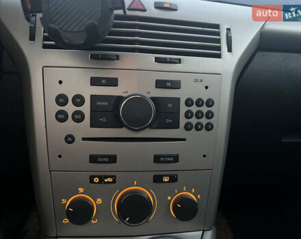 Серый Опель Астра, объемом двигателя 1.6 л и пробегом 234 тыс. км за 5700 $, фото 38 на Automoto.ua