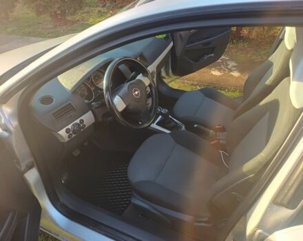 Серый Опель Астра, объемом двигателя 1.7 л и пробегом 273 тыс. км за 4700 $, фото 5 на Automoto.ua