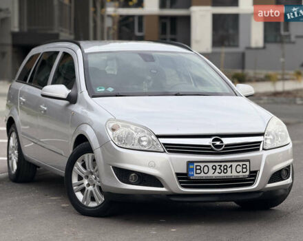 Серый Опель Астра, объемом двигателя 1.7 л и пробегом 228 тыс. км за 4899 $, фото 4 на Automoto.ua