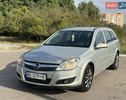 Серый Опель Астра, объемом двигателя 1.9 л и пробегом 255 тыс. км за 4300 $, фото 3 на Automoto.ua