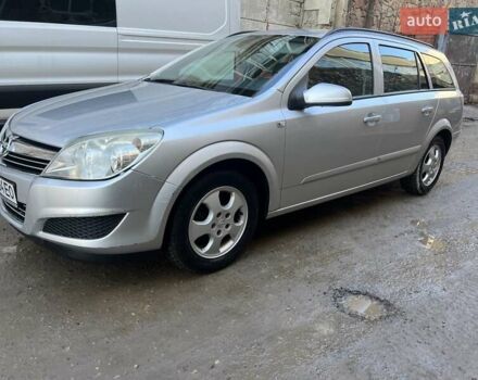 Серый Опель Астра, объемом двигателя 1.7 л и пробегом 280 тыс. км за 4700 $, фото 5 на Automoto.ua