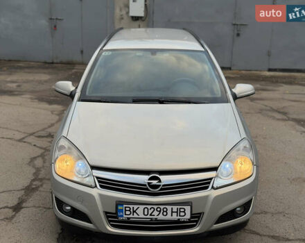Опель Астра 2008 в Ровно на Automoto.ua Серый Опель Астра, объемом двигателя 1.91 л и пробегом 255 тыс. км за 4300 $, фото 7 на Automoto.ua