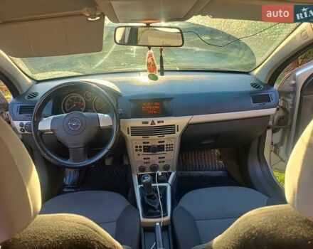 Серый Опель Астра, объемом двигателя 1.7 л и пробегом 273 тыс. км за 4700 $, фото 6 на Automoto.ua