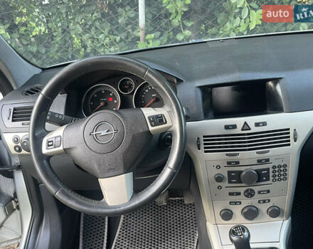 Серый Опель Астра, объемом двигателя 1.7 л и пробегом 260 тыс. км за 4750 $, фото 26 на Automoto.ua