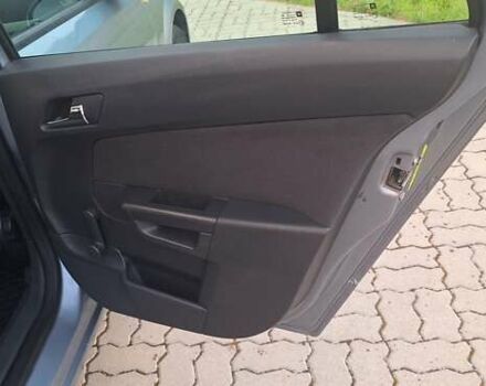 Серый Опель Астра, объемом двигателя 1.7 л и пробегом 253 тыс. км за 4600 $, фото 11 на Automoto.ua