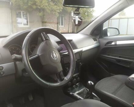 Серый Опель Астра, объемом двигателя 1.7 л и пробегом 285 тыс. км за 5500 $, фото 27 на Automoto.ua