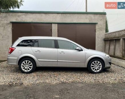 Серый Опель Астра, объемом двигателя 1.6 л и пробегом 172 тыс. км за 5900 $, фото 9 на Automoto.ua