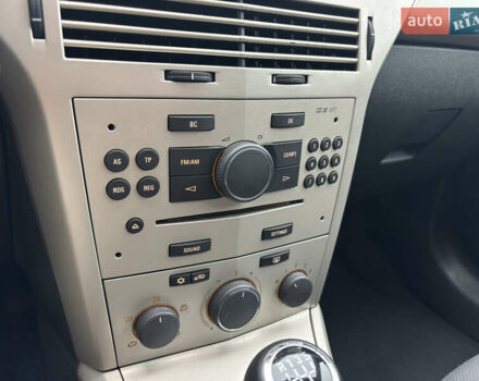 Сірий Опель Астра, об'ємом двигуна 1.6 л та пробігом 275 тис. км за 4999 $, фото 25 на Automoto.ua