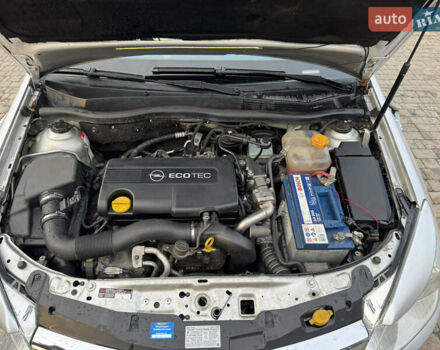 Серый Опель Астра, объемом двигателя 1.69 л и пробегом 247 тыс. км за 6000 $, фото 13 на Automoto.ua