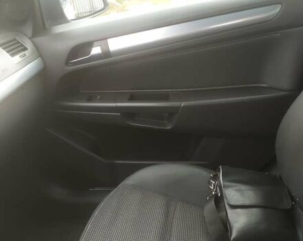 Серый Опель Астра, объемом двигателя 1.7 л и пробегом 285 тыс. км за 5500 $, фото 14 на Automoto.ua