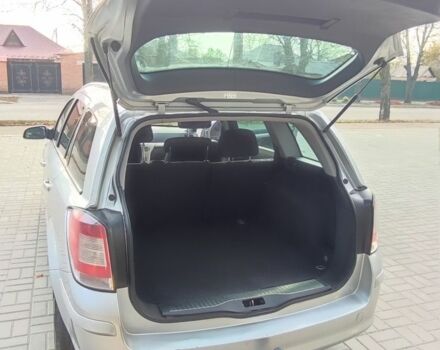 Серый Опель Астра, объемом двигателя 1.7 л и пробегом 370 тыс. км за 4600 $, фото 4 на Automoto.ua