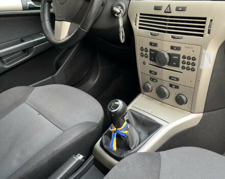 Серый Опель Астра, объемом двигателя 1.7 л и пробегом 258 тыс. км за 5500 $, фото 22 на Automoto.ua