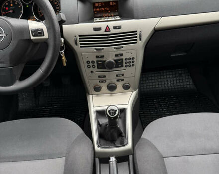 Серый Опель Астра, объемом двигателя 1.6 л и пробегом 201 тыс. км за 4700 $, фото 13 на Automoto.ua